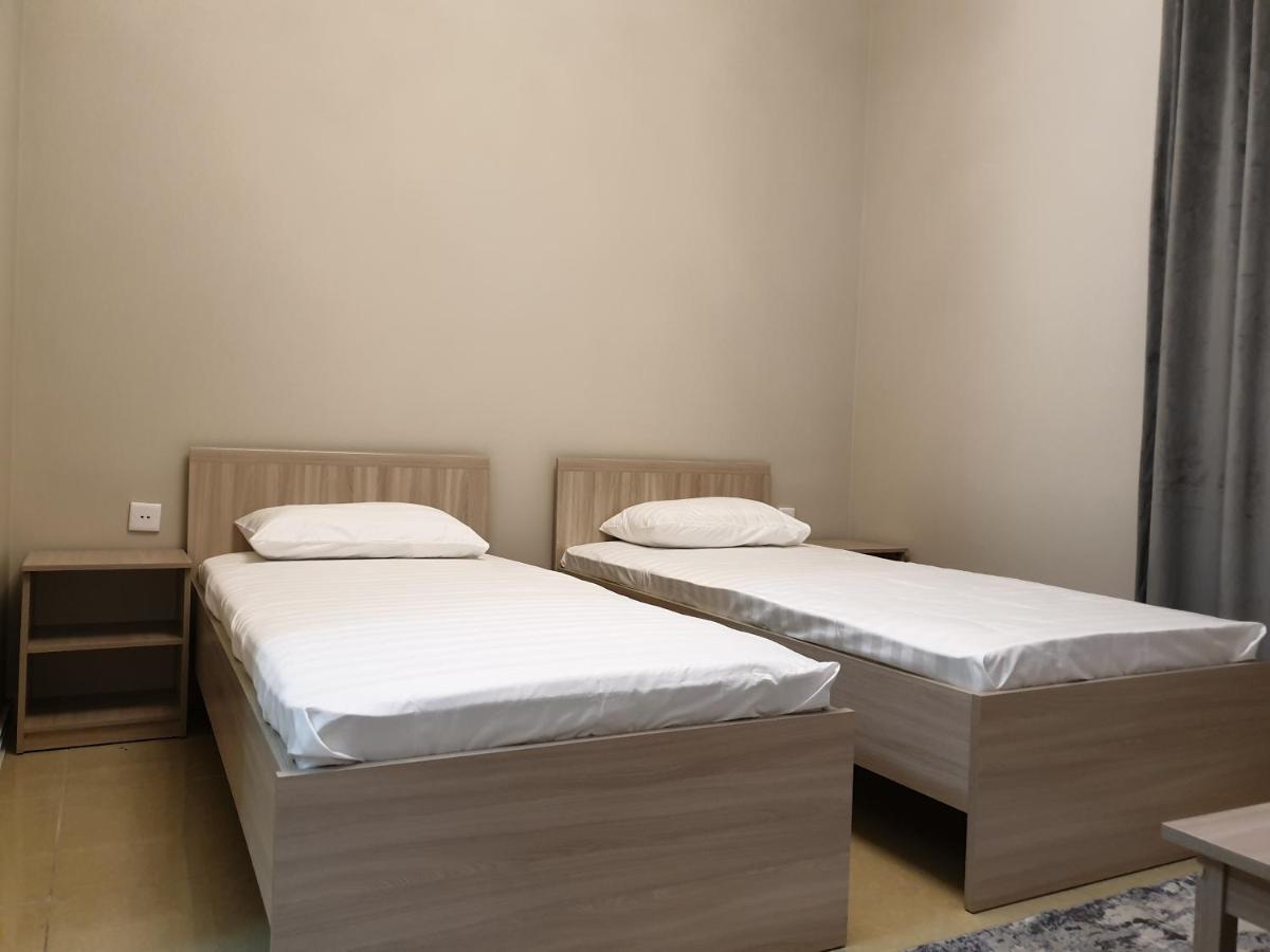 Station Hostel Atiraw Buitenkant foto