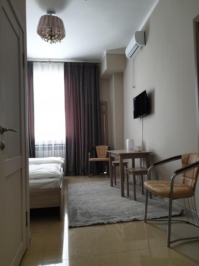 Station Hostel Atiraw Buitenkant foto
